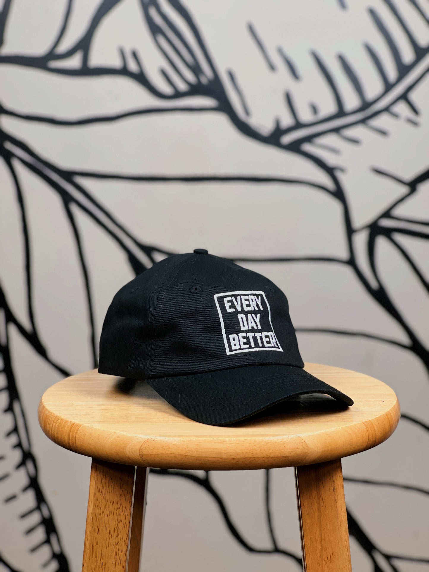 BLACK/ WHITE DAD HAT